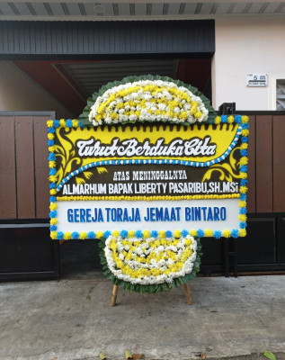 Papan Bunga Duka di Ahusen